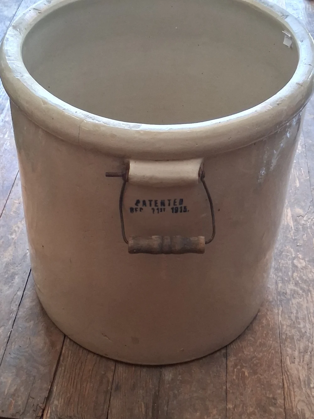 10-Gallon Red Wing.Stoneware Crock with Wing Decal